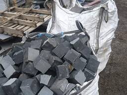 Gekloofde basalt kasseien 10×10×10 cm — vanaf 125 EUR/t EXW Oekraïne