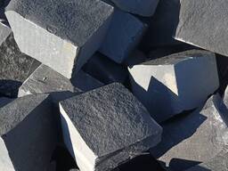 Gekloofde basalt kasseien 10×10×5 cm — vanaf 125 EUR/t EXW Oekraïne