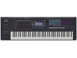 Roland Fantom-7 Synthesizer Keyboard
